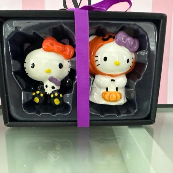 Hello Kitty Halloween Salt and Pepper Shakers Bluesky Brand New In Gift Box - Picture 2 of 3